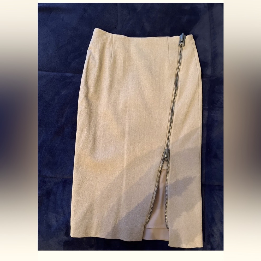 Tom Ford skirt size 36 Italian made.